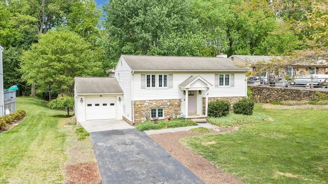 1602 Glenwood CIR, Roanoke, VA 24014