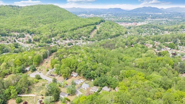 1602 Glenwood CIR, Roanoke, VA 24014