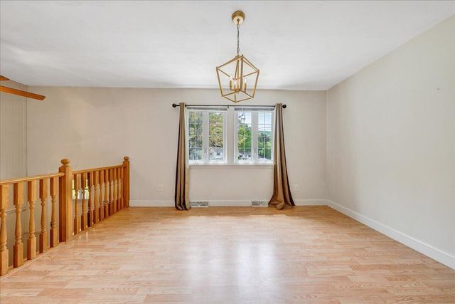 1602 Glenwood CIR, Roanoke, VA 24014