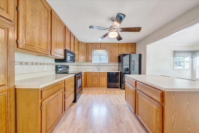 1602 Glenwood CIR, Roanoke, VA 24014