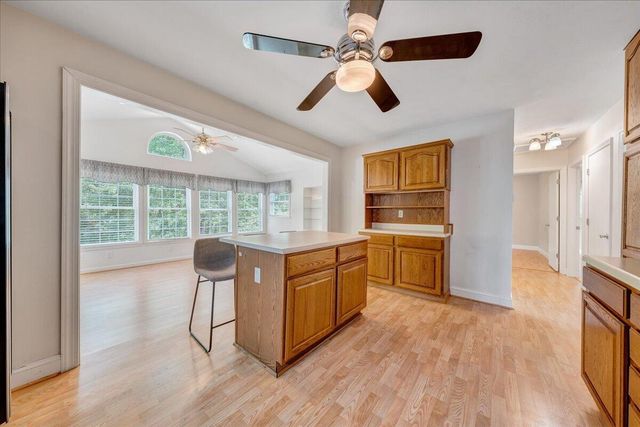 1602 Glenwood CIR, Roanoke, VA 24014