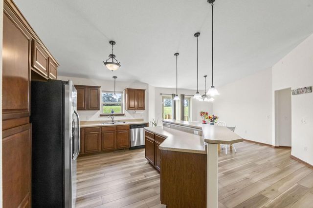 W1401 Stoney Brook COURT, Ixonia, WI 53036