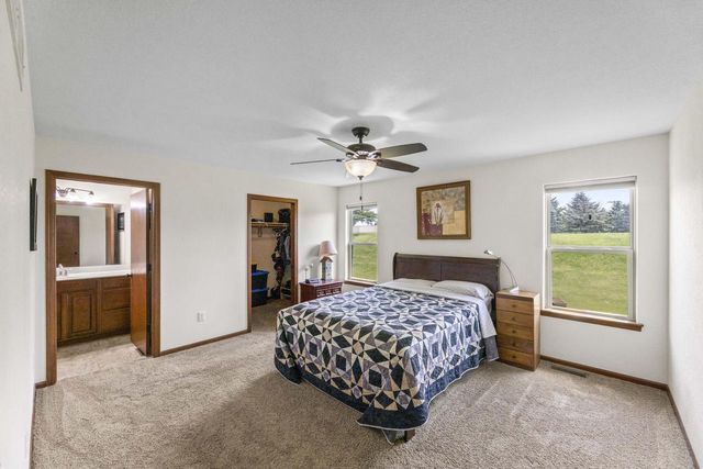 W1401 Stoney Brook COURT, Ixonia, WI 53036
