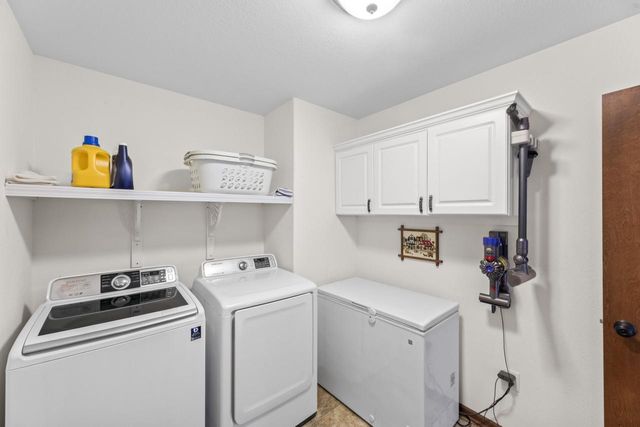 W1401 Stoney Brook COURT, Ixonia, WI 53036