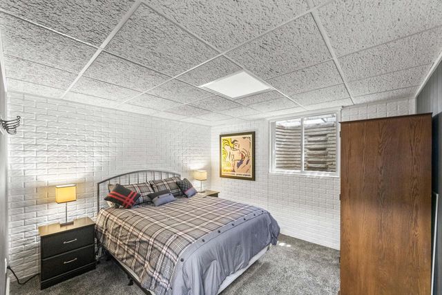 W1401 Stoney Brook COURT, Ixonia, WI 53036