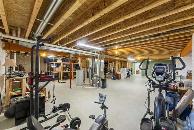 W1401 Stoney Brook COURT, Ixonia, WI 53036
