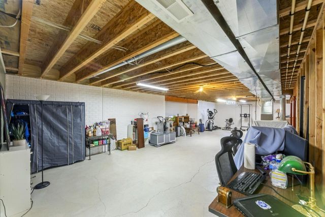 W1401 Stoney Brook COURT, Ixonia, WI 53036