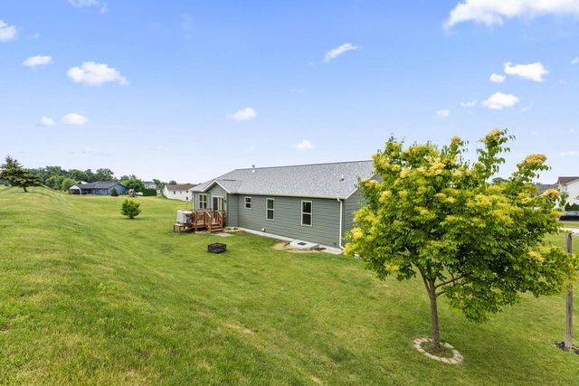 W1401 Stoney Brook COURT, Ixonia, WI 53036