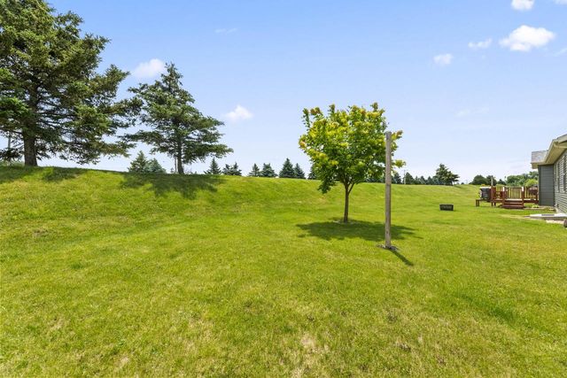 W1401 Stoney Brook COURT, Ixonia, WI 53036