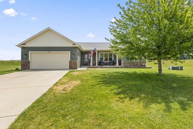 W1401 Stoney Brook COURT, Ixonia, WI 53036
