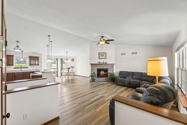 W1401 Stoney Brook COURT, Ixonia, WI 53036