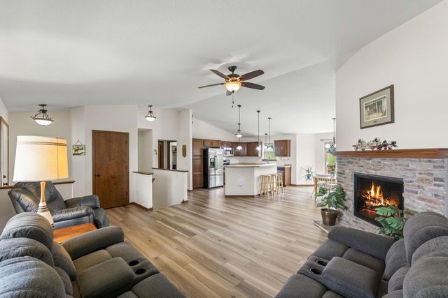 W1401 Stoney Brook COURT, Ixonia, WI 53036