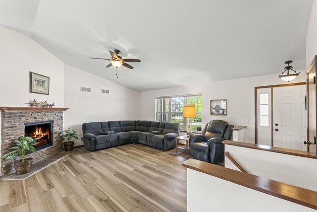 W1401 Stoney Brook COURT, Ixonia, WI 53036