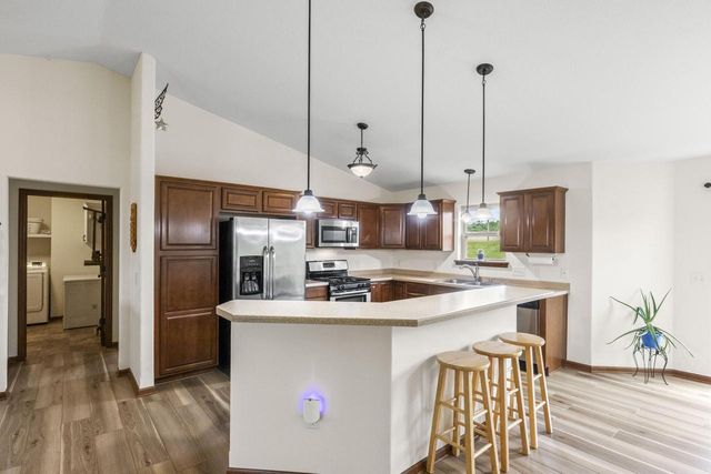 W1401 Stoney Brook COURT, Ixonia, WI 53036