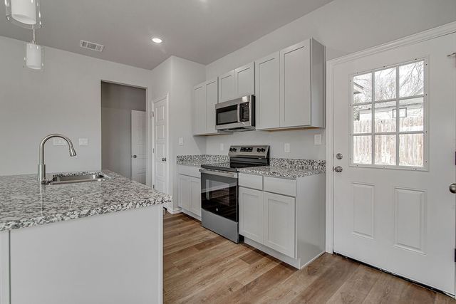 1649 E Terrell Avenue, Fort Worth, TX 76104