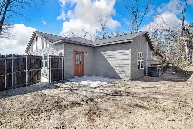 1649 E Terrell Avenue, Fort Worth, TX 76104