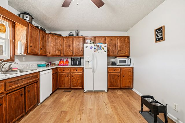 54 Hickman Hwy, Gordonsville, TN 38563