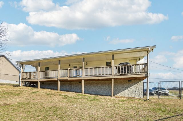 54 Hickman Hwy, Gordonsville, TN 38563