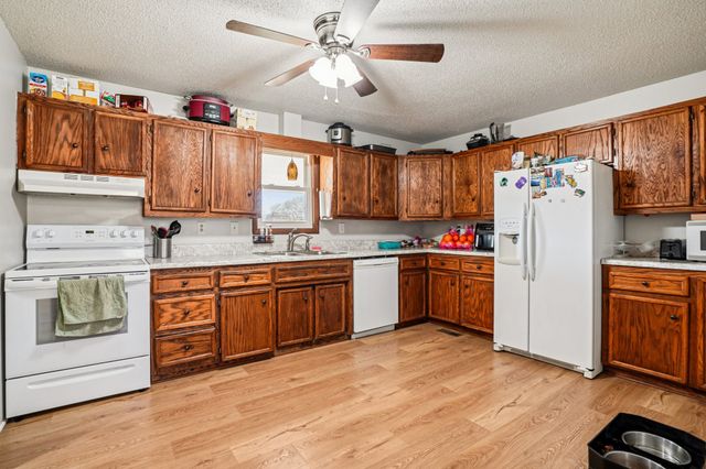 54 Hickman Hwy, Gordonsville, TN 38563