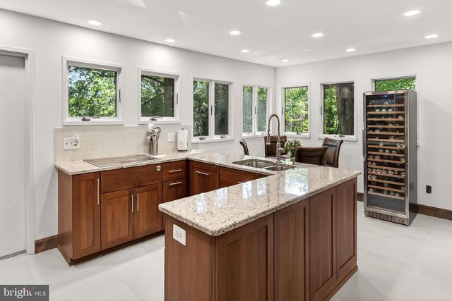 2603 KLINGLE RD NW, Washington, DC 20008