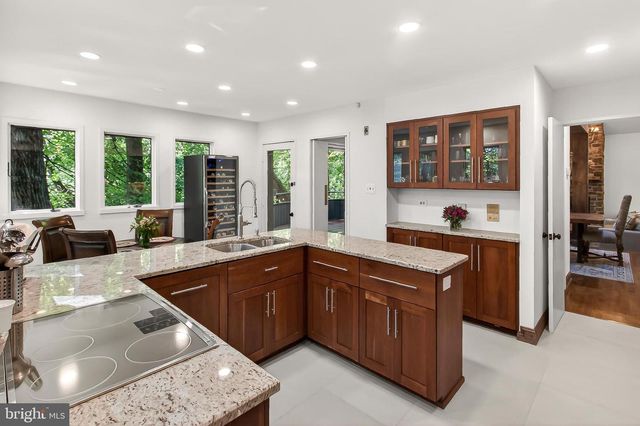 2603 KLINGLE RD NW, Washington, DC 20008