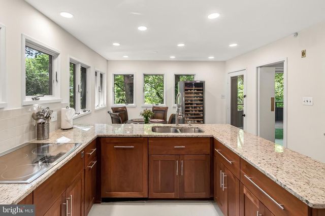 2603 KLINGLE RD NW, Washington, DC 20008