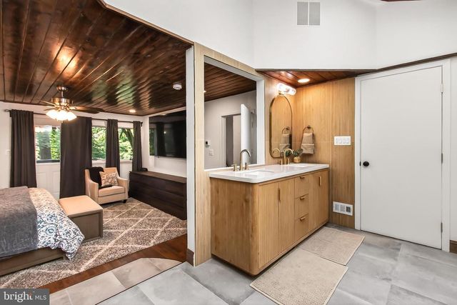 2603 KLINGLE RD NW, Washington, DC 20008
