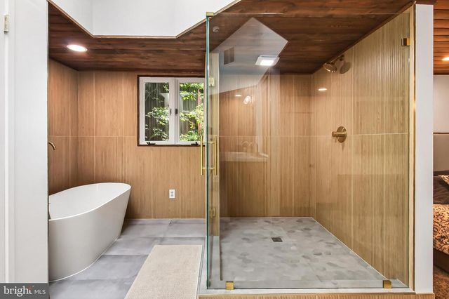 2603 KLINGLE RD NW, Washington, DC 20008