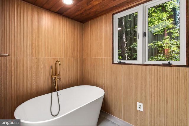 2603 KLINGLE RD NW, Washington, DC 20008