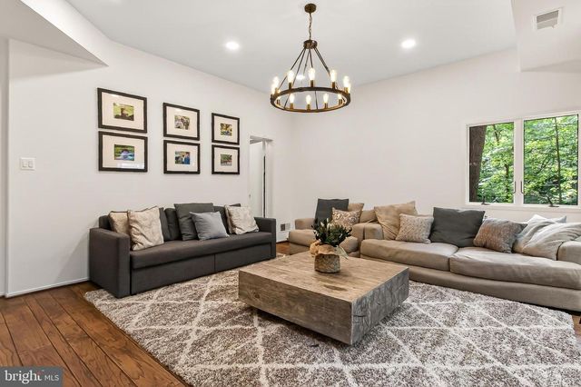 2603 KLINGLE RD NW, Washington, DC 20008