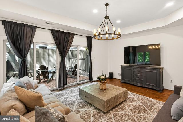 2603 KLINGLE RD NW, Washington, DC 20008