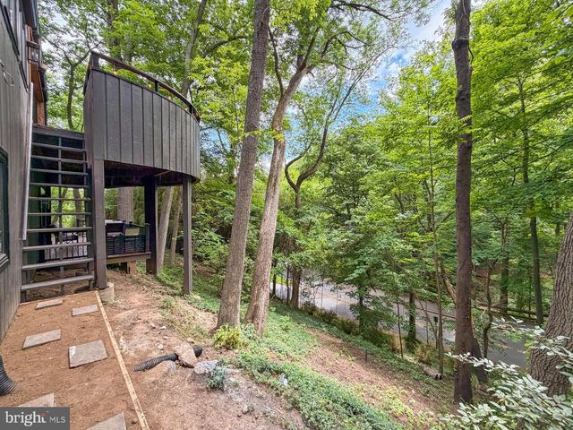2603 KLINGLE RD NW, Washington, DC 20008