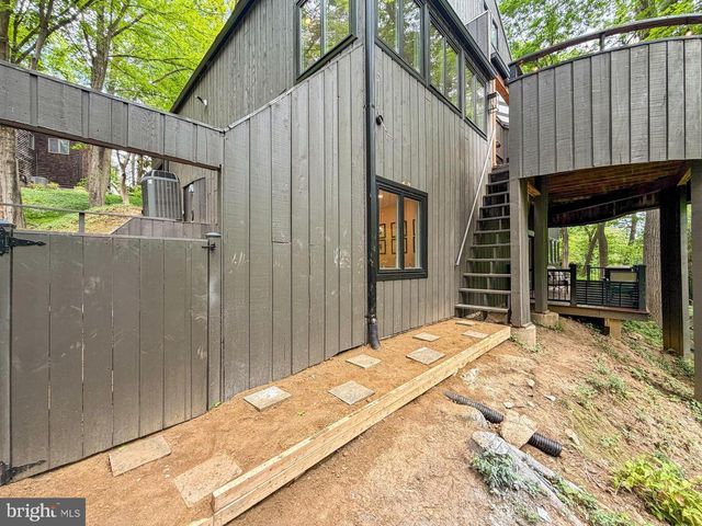 2603 KLINGLE RD NW, Washington, DC 20008