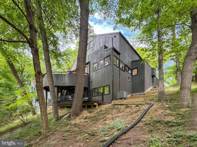 2603 KLINGLE RD NW, Washington, DC 20008