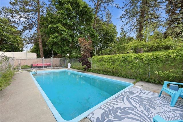 5128 N Greenwood Blvd, Spokane, WA 99205