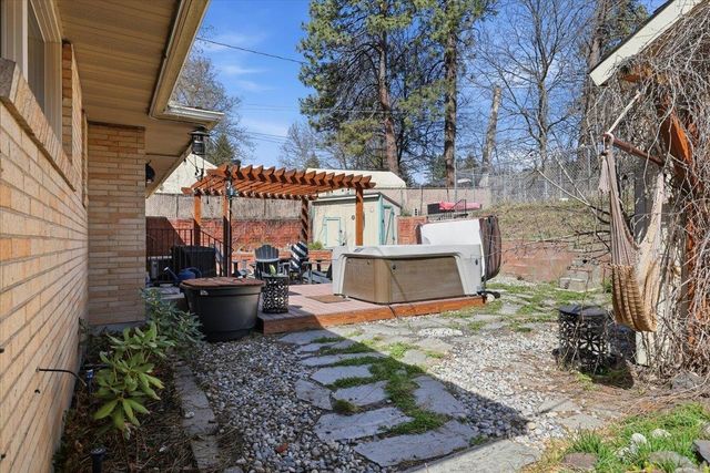 5128 N Greenwood Blvd, Spokane, WA 99205