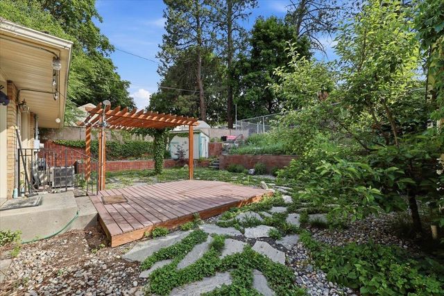 5128 N Greenwood Blvd, Spokane, WA 99205