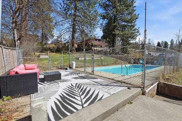 5128 N Greenwood Blvd, Spokane, WA 99205