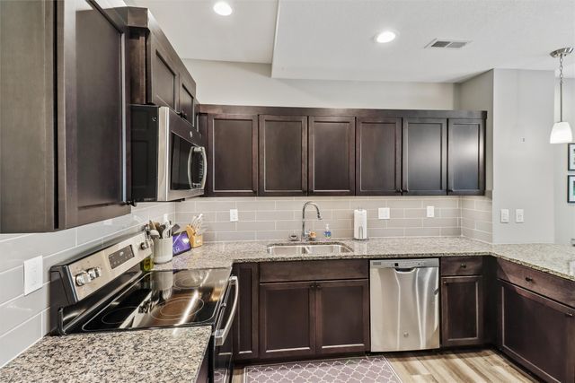 417 SW 12th Street, Des Moines, IA 50309