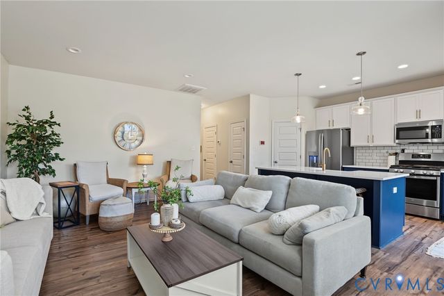 7101 Desert Candle Dr, Moseley, VA 23120