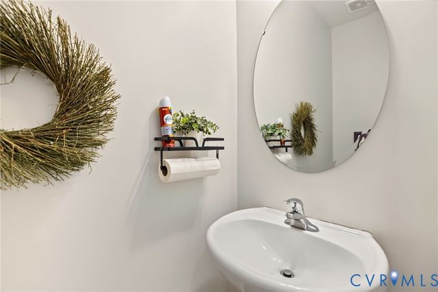 7101 Desert Candle Dr, Moseley, VA 23120