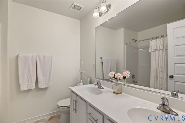 7101 Desert Candle Dr, Moseley, VA 23120