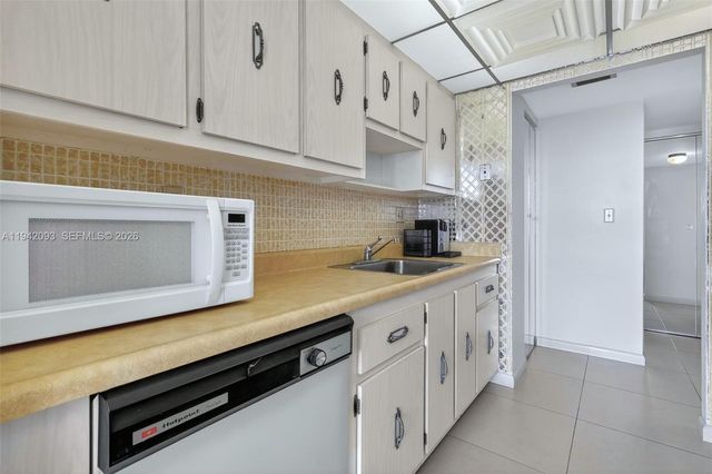 301 174th St 1905, Sunny Isles Beach, FL 33160