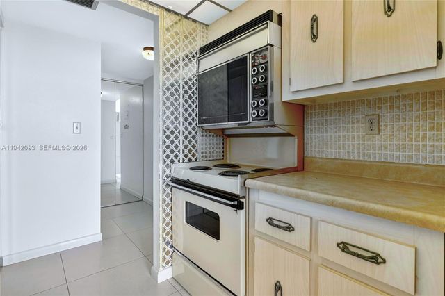 301 174th St 1905, Sunny Isles Beach, FL 33160