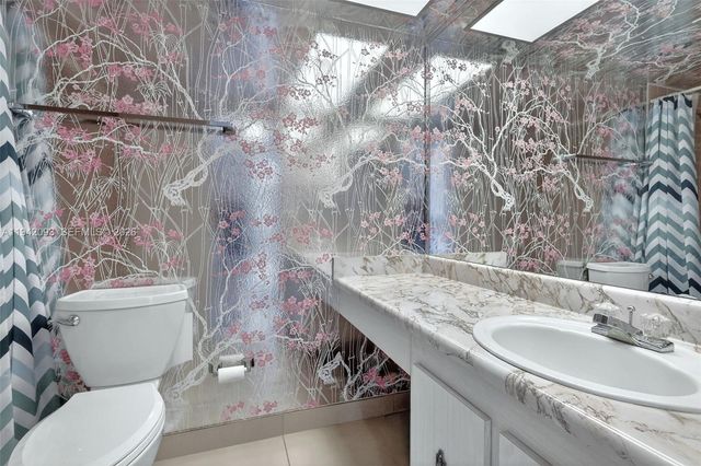 301 174th St 1905, Sunny Isles Beach, FL 33160