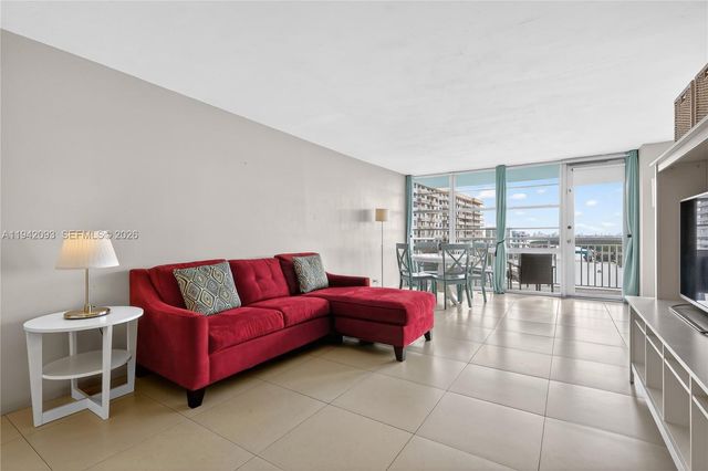 301 174th St 1905, Sunny Isles Beach, FL 33160