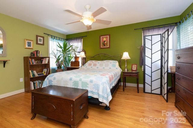 1115 Bee Tree Road, Swannanoa, NC 28778