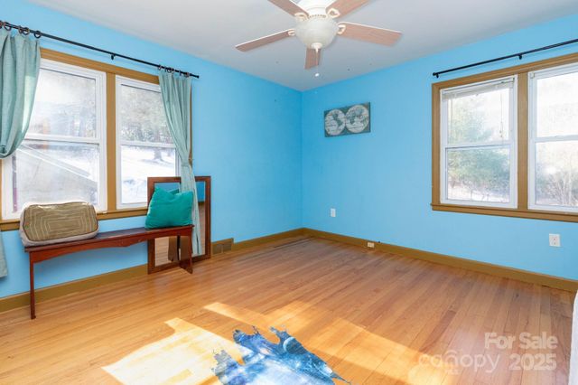 1115 Bee Tree Road, Swannanoa, NC 28778