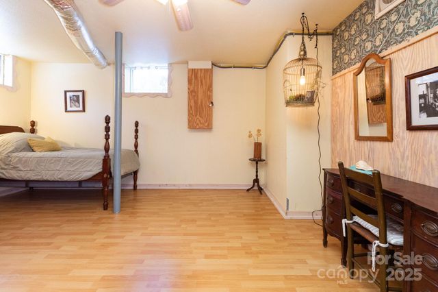 1115 Bee Tree Road, Swannanoa, NC 28778