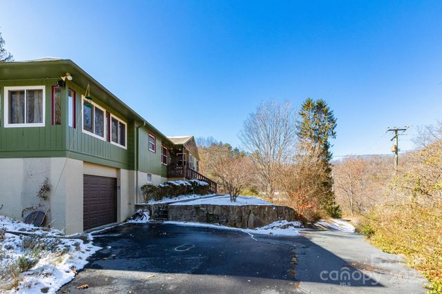 1115 Bee Tree Road, Swannanoa, NC 28778